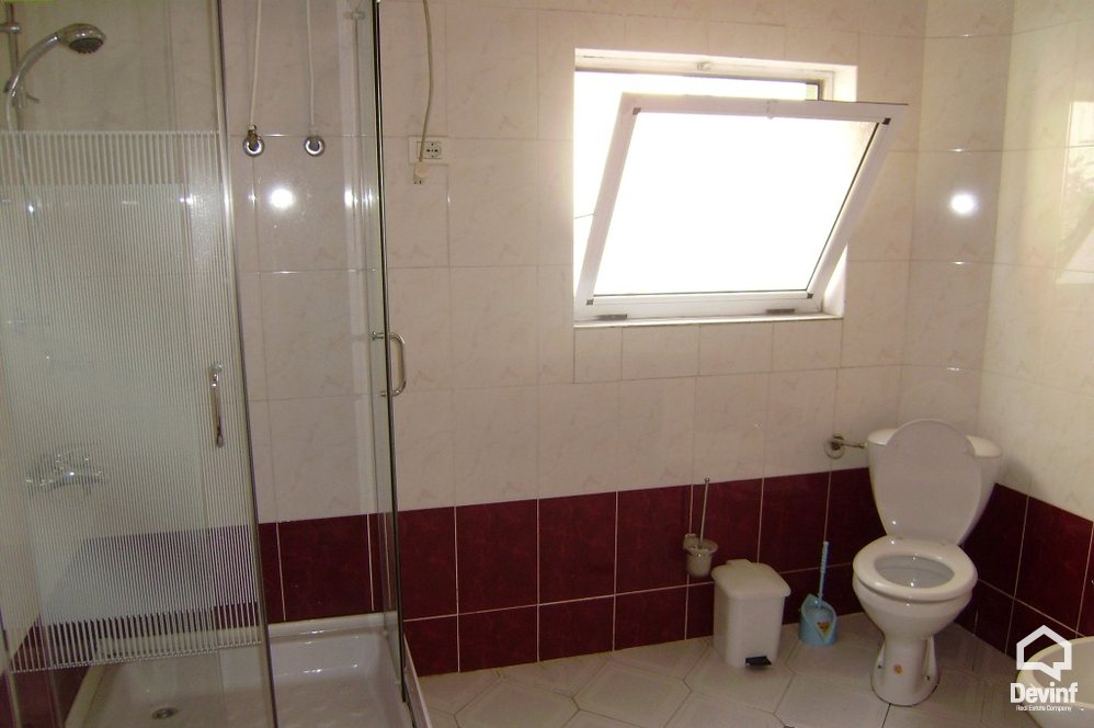 Tirane For Rent Villa Me shume se 4 dhoma Villa located close to Elbasan Street Villa