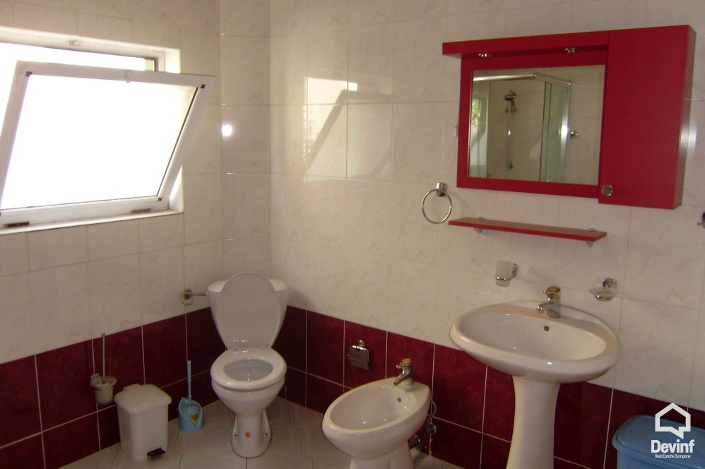 Tirane For Rent Villa Me shume se 4 dhoma Villa located close to Elbasan Street Villa