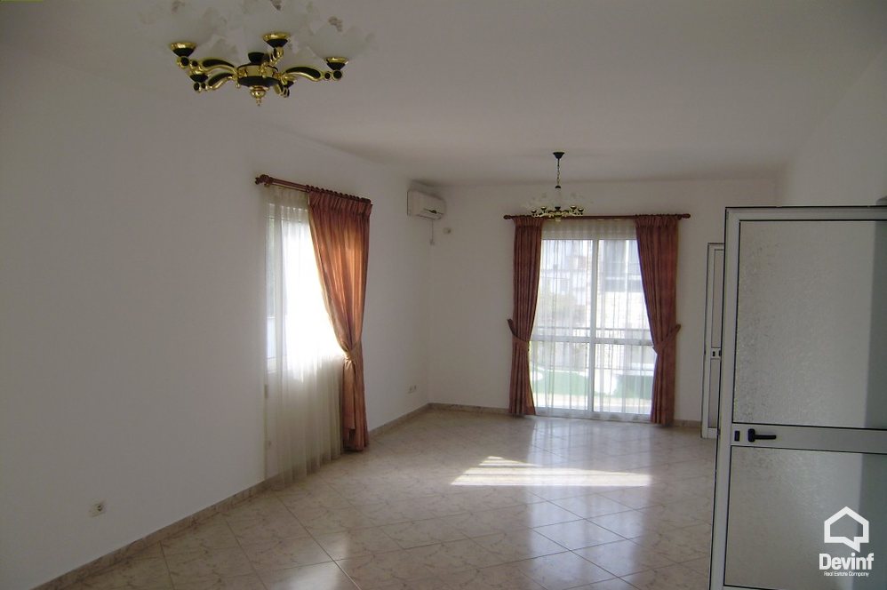 Tirane For Rent Villa Me shume se 4 dhoma Villa located close to Elbasan Street Villa