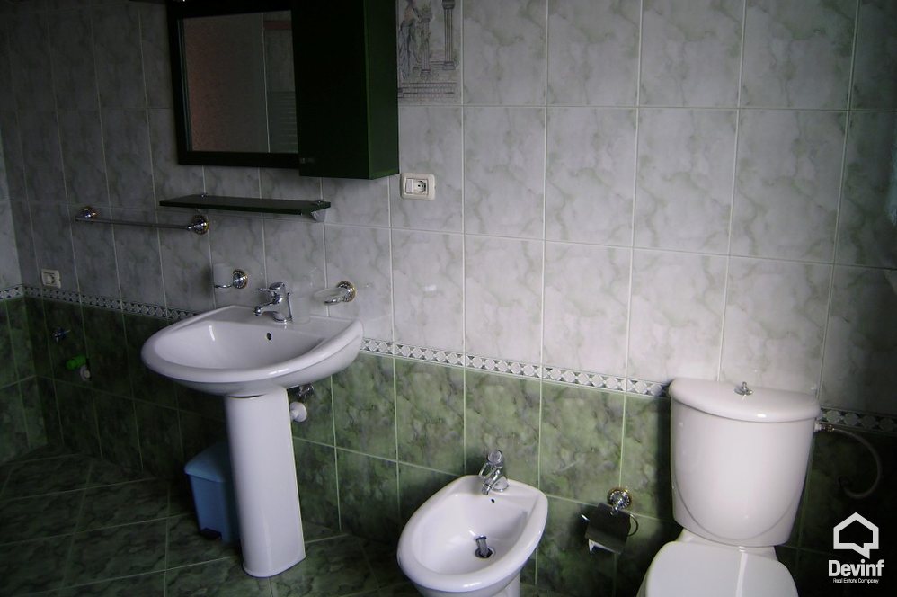 Tirane For Rent Villa Me shume se 4 dhoma Villa located close to Elbasan Street Villa