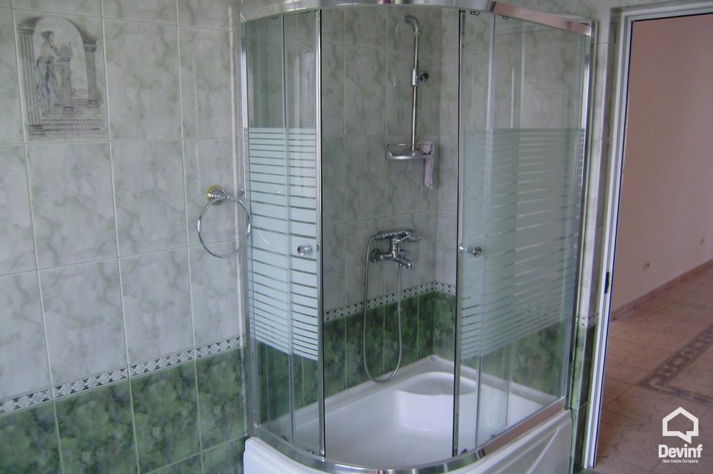 Tirane For Rent Villa Me shume se 4 dhoma Villa located close to Elbasan Street Villa