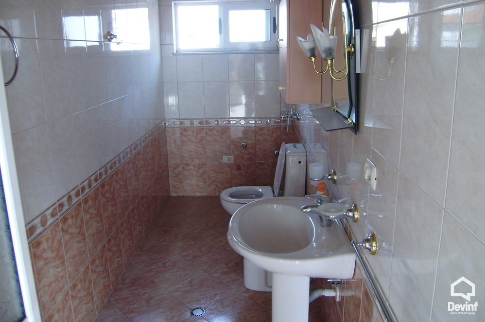 Tirane For Rent Villa Me shume se 4 dhoma Villa located close to Elbasan Street Villa