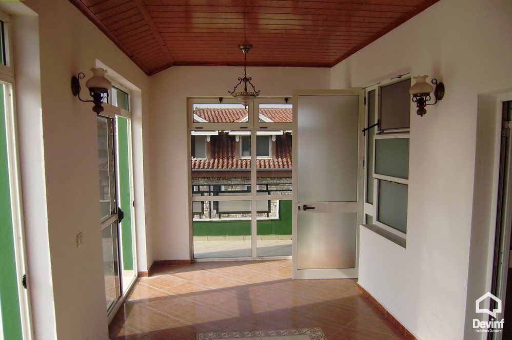 Tirane For Rent Villa Me shume se 4 dhoma Villa located close to Elbasan Street Villa