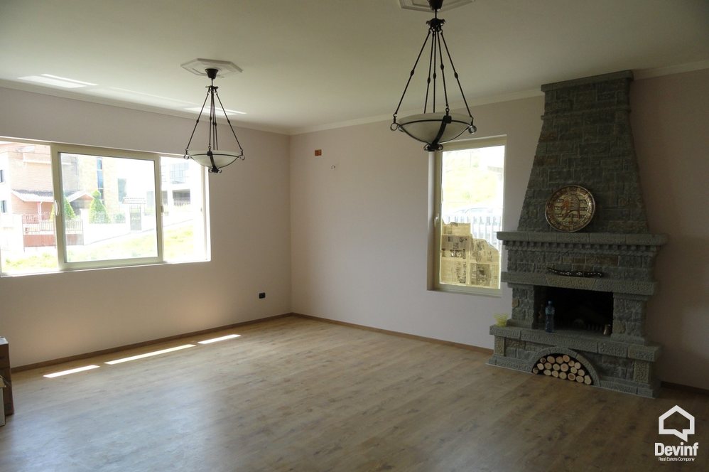 Tirane For Rent Villa Me shume se 4 dhoma The villa is positioned in Sauk area Villa