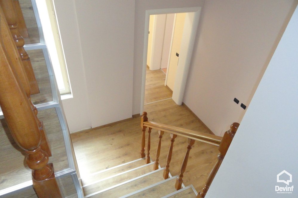 Tirane For Rent Villa Me shume se 4 dhoma The villa is positioned in Sauk area Villa