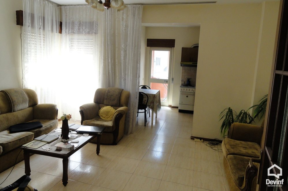 Tirane Shitje Apartament 3+1+A Apartament ne fillim te Rr. Durresit, shume prane qendres apartament