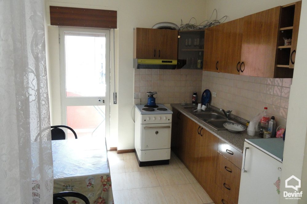 Tirane Shitje Apartament 3+1+A Apartament ne fillim te Rr. Durresit, shume prane qendres apartament