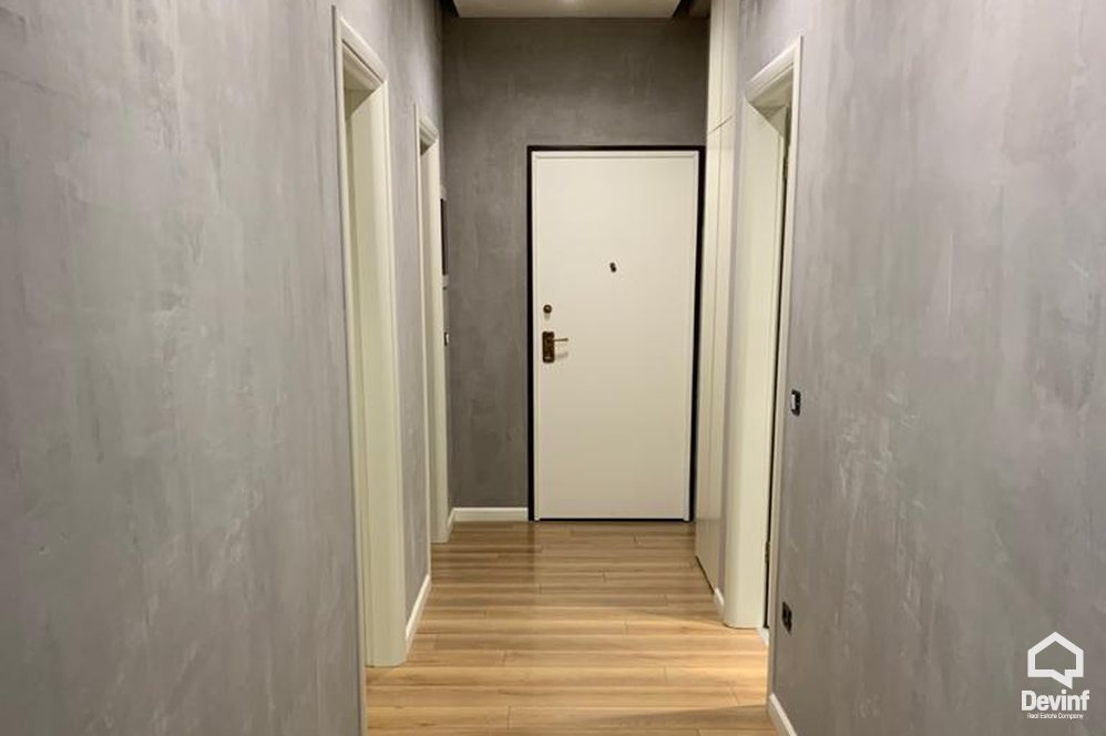 Tirane Shitje Apartament 2+1+A Apartament ne zonen prane Stacionit te Trenit zyre