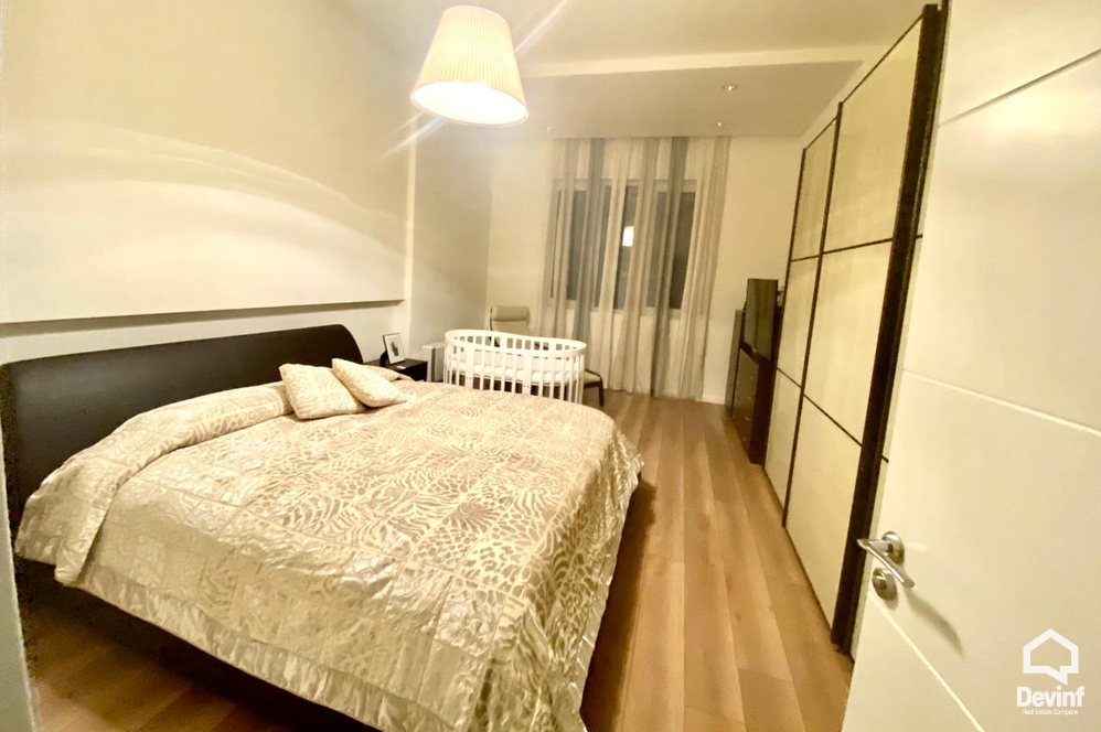Tirane Shitje Apartament 2+1+A Apartament ne zonen prane Stacionit te Trenit zyre