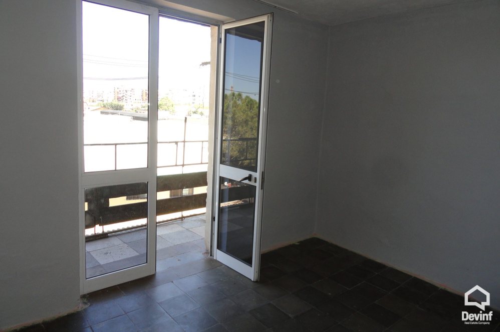 Tirane Shitje Apartament 2+1+A Apartament prane tregut te Uzines Dinamo apartament