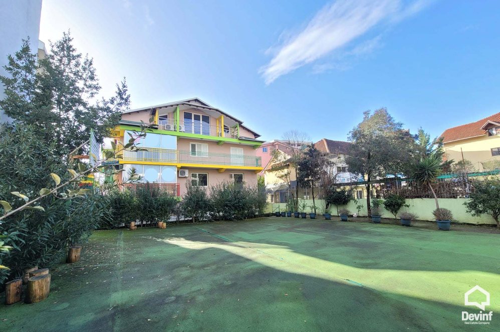 Tirane Qera Vile  Vile ne zonen e Qytetit Studenti zyre vile zyre kopesht femijesh shkolle kursesh vile