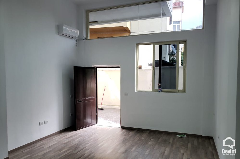 Tirane For Rent Office  In Arkitekt Kasemi Street Office Bedsit