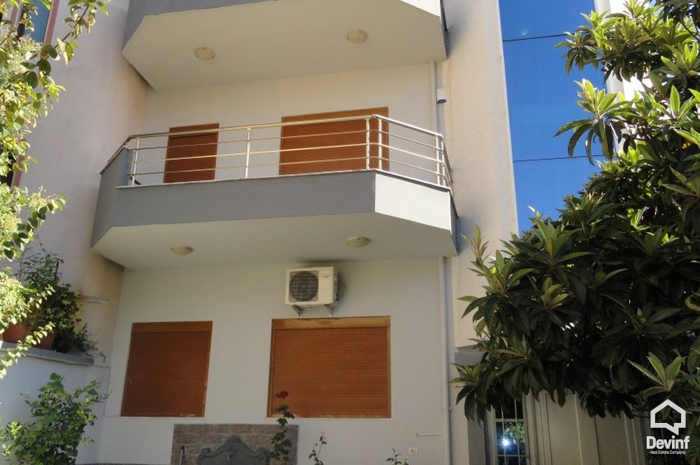 Tirane Qera Vile  Vile ne Rr. Dibres apartament