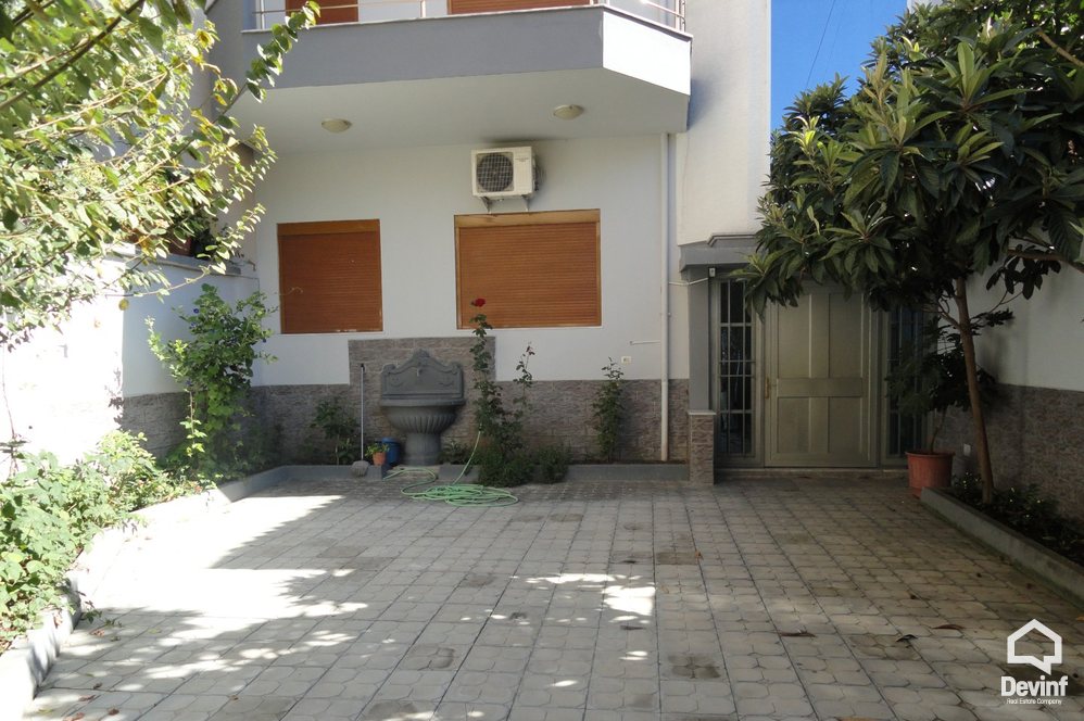 Tirane Qera Vile  Vile ne Rr. Dibres apartament