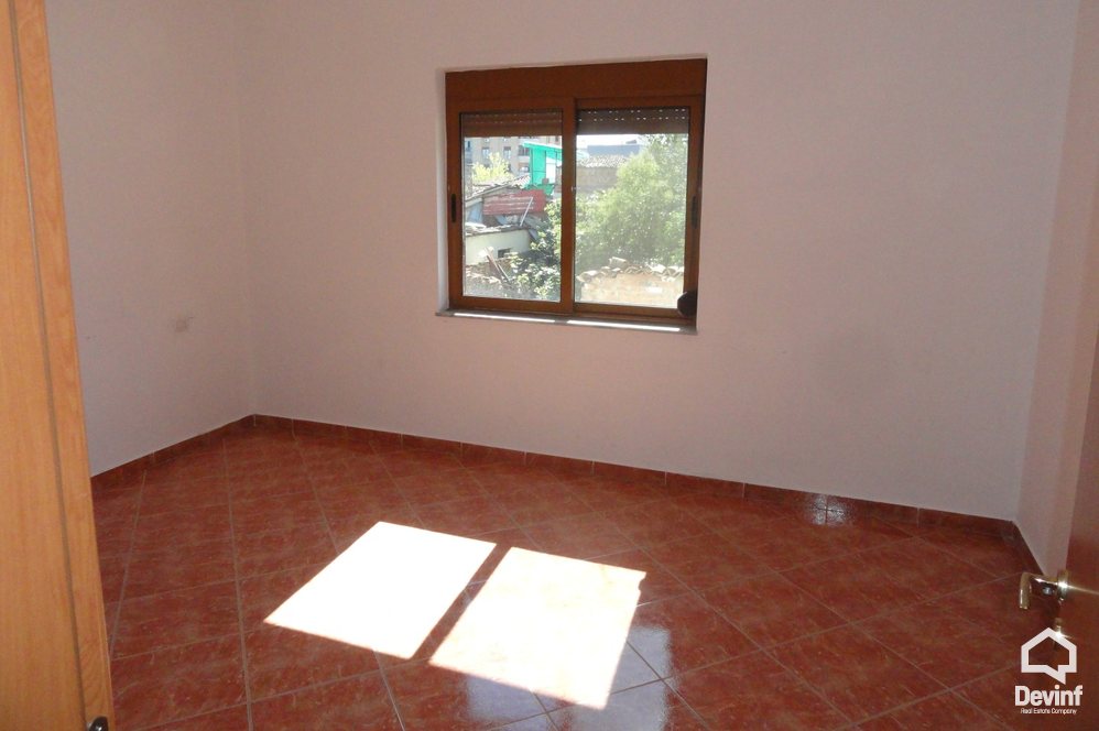 Tirane Qera Vile  Vile ne Rr. Dibres apartament
