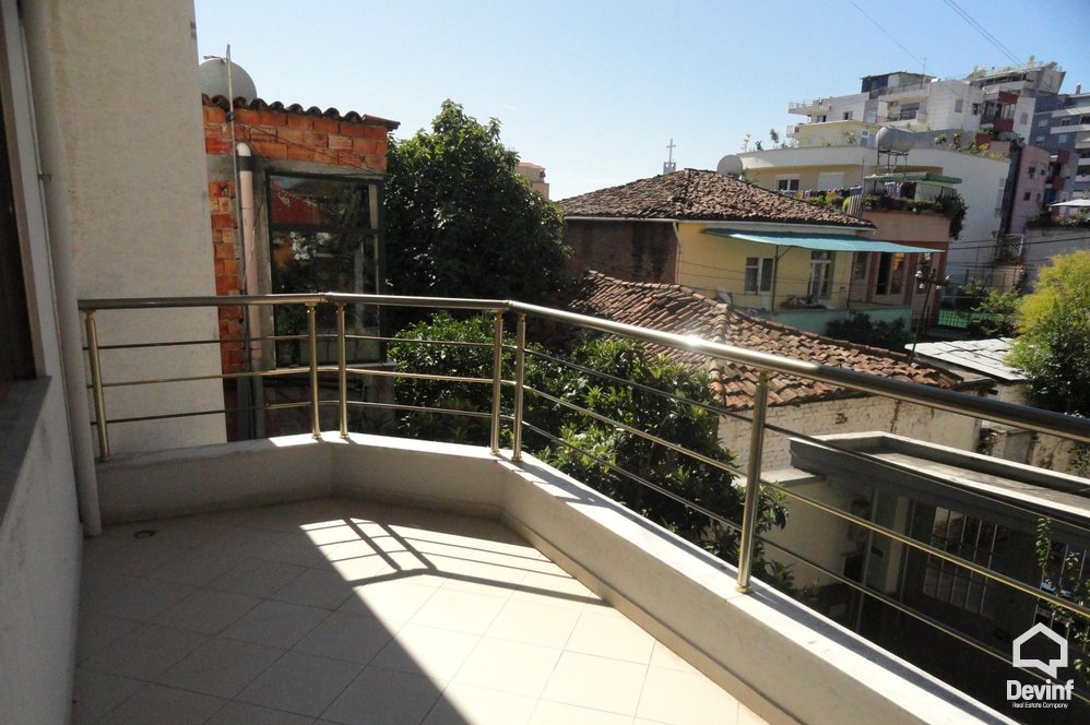 Tirane Qera Vile  Vile ne Rr. Dibres apartament