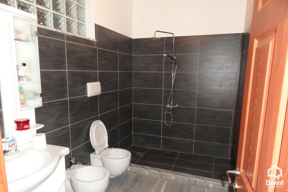 Tirane Qera Vile  Vile ne Rr. Dibres apartament