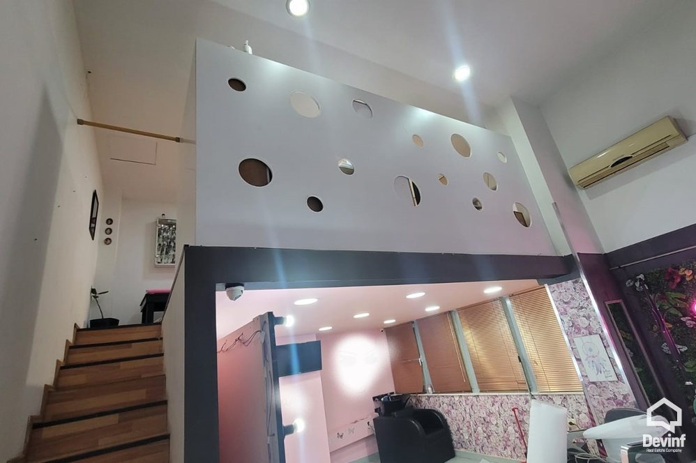 Tirane For Sale Shop  Near Mondial Hotel Office Shop