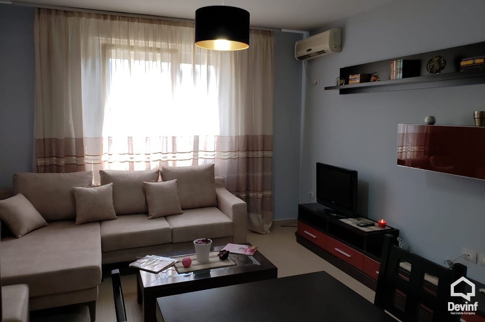 Tirane Qera Apartament 1+1+A Prane Hotel Mondial, tek 21-Dhjetori. apartament
