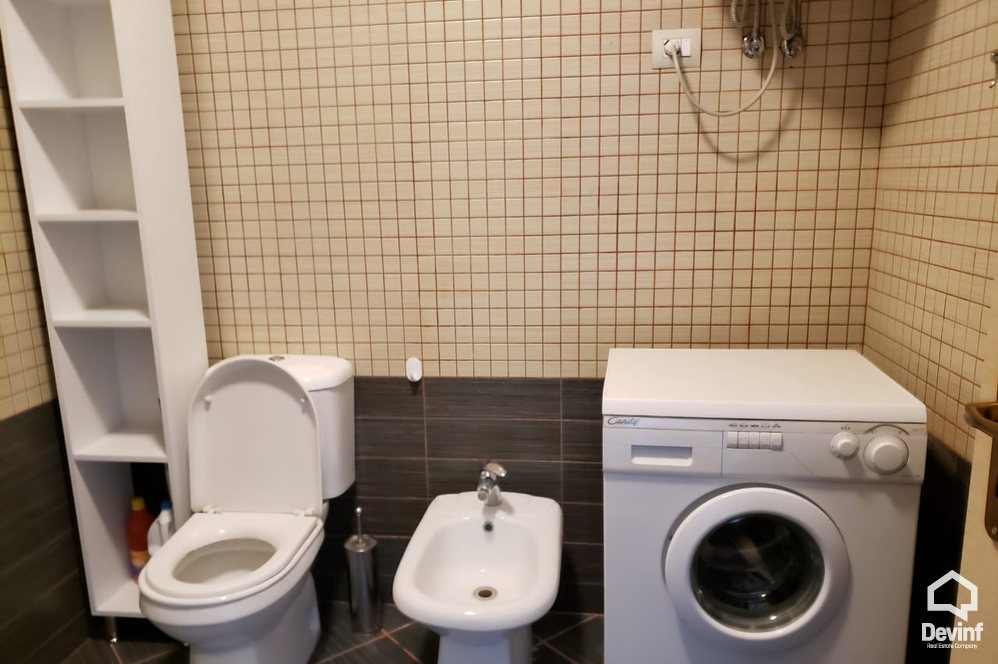 Tirane Qera Apartament 1+1+A Prane Hotel Mondial, tek 21-Dhjetori. apartament