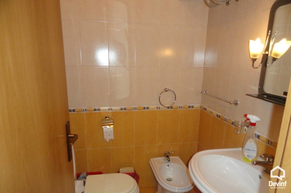 Tirane Qera Apartament 2+1 Apartament ne zonen e Bllokut apartament