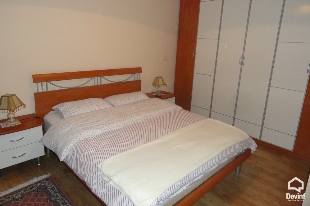 Tirane Qera Apartament 2+1 Apartament ne zonen e Bllokut apartament