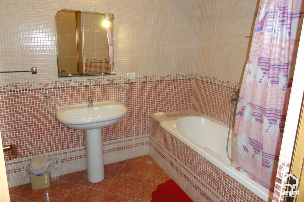 Tirane Qera Apartament 2+1 Apartament ne zonen e Bllokut apartament
