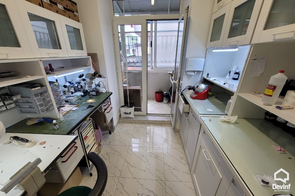Tirane For Rent Office 2+1 Clinic located a few meters from Scanderbeg Square, Tirana Office klinike dentare qender estetike qender masazhi