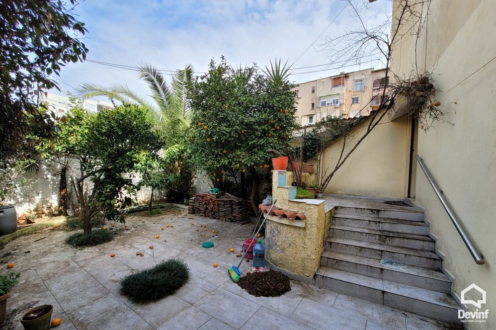 Tirane Qera Apartament 1+1+G Kat vile ne Rr. Qemal Stafa apartament kat vile restorant