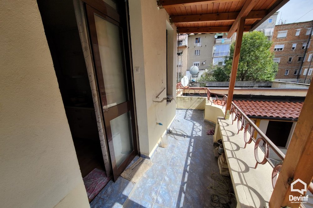 Tirane Qera Apartament 1+1+G Kat vile ne Rr. Qemal Stafa apartament kat vile restorant