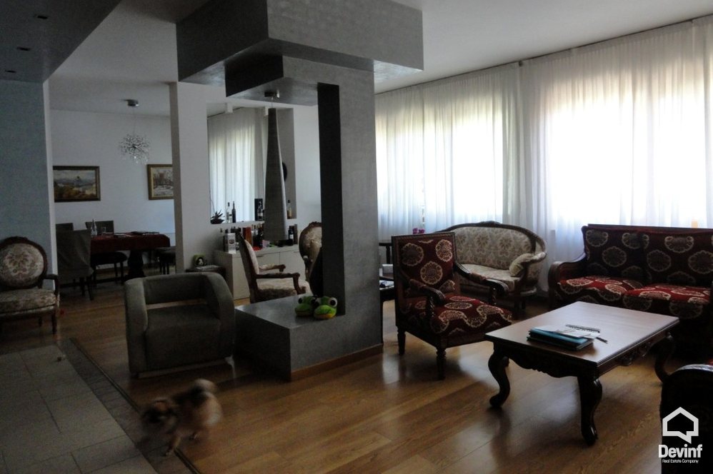 Tirane Qera Vile Me shume se 4 dhoma Nje vile rezidenciale ne Rr. Elbasanit toke per ndertim