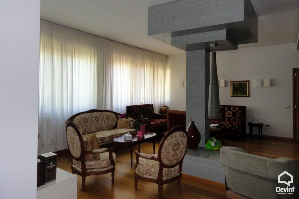 Tirane Qera Vile Me shume se 4 dhoma Nje vile rezidenciale ne Rr. Elbasanit toke per ndertim