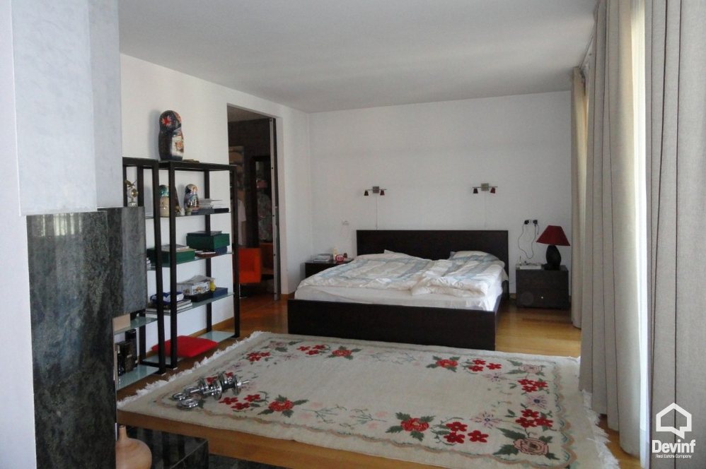 Tirane Qera Vile Me shume se 4 dhoma Nje vile rezidenciale ne Rr. Elbasanit toke per ndertim