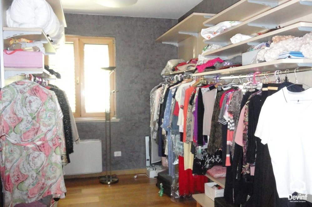Tirane Qera Vile Me shume se 4 dhoma Nje vile rezidenciale ne Rr. Elbasanit toke per ndertim