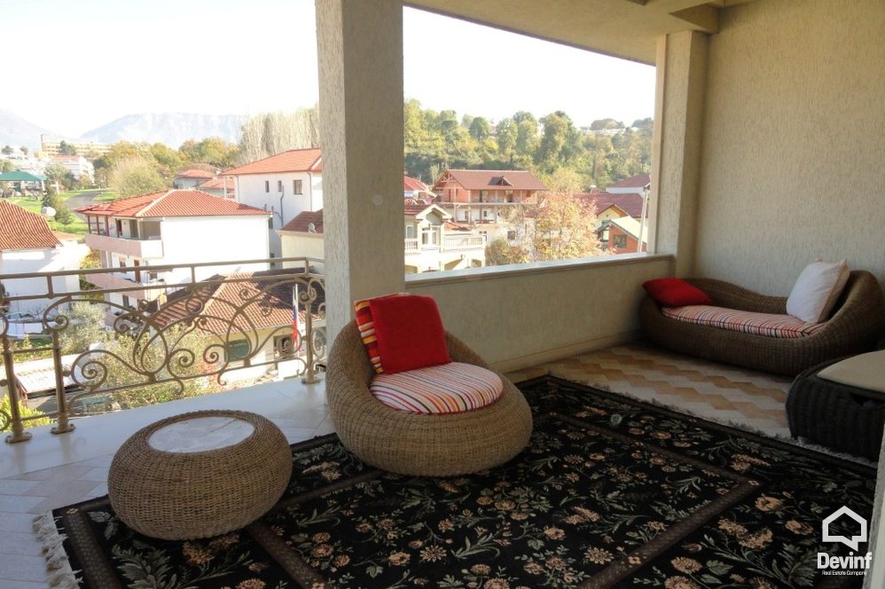 Tirane Qera Vile Me shume se 4 dhoma Nje vile rezidenciale ne Rr. Elbasanit toke per ndertim