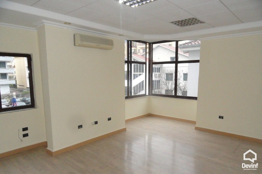 Tirane Qera Ndertese Multifunksionale  Objekt per zyre ne zonen afer Stadiumit Selman Stermasi Zyre