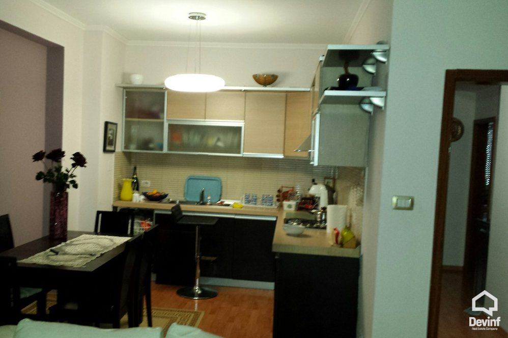 Tirane Qera Apartament 2+1+A Apartament prane zones se Bllokut apartament