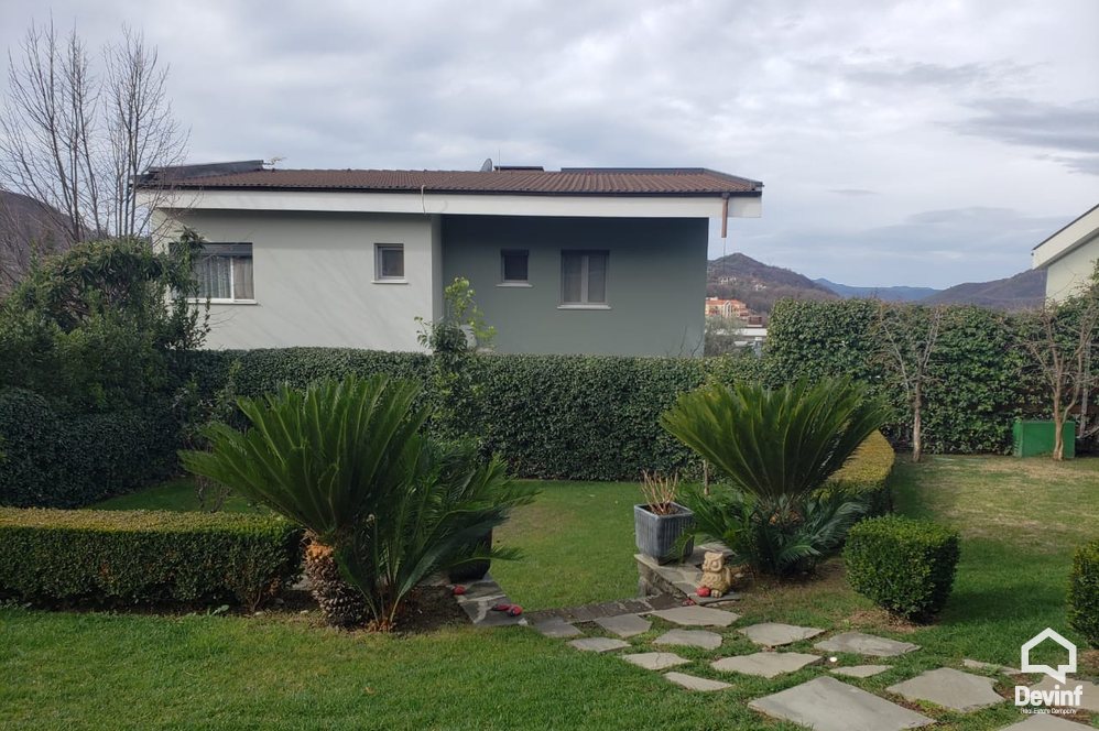 Tirane Qera Vile 3+1+G Vile ne kompleks rezidencial ne periferi te Tiranes vile kompleks rezidencial