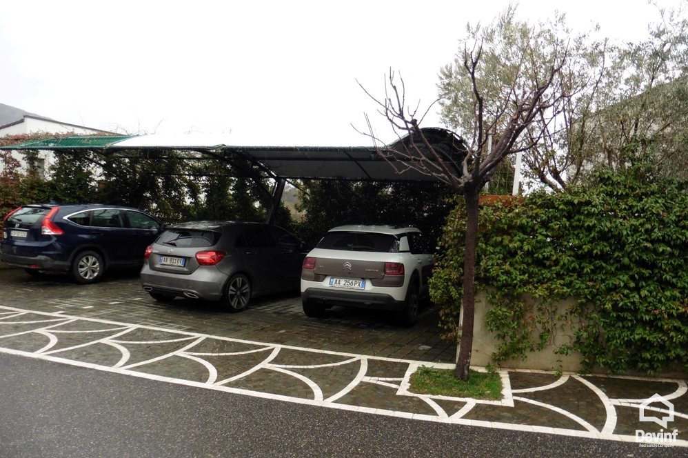 Tirane Qera Vile 3+1+G Vile ne kompleks rezidencial ne periferi te Tiranes vile kompleks rezidencial