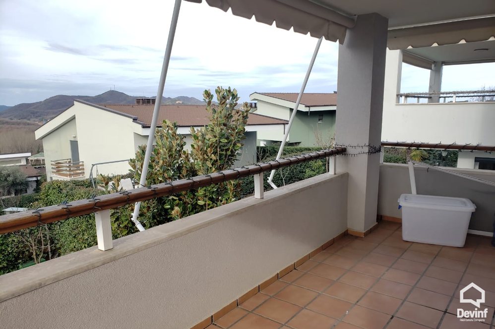 Tirane Qera Vile 3+1+G Vile ne kompleks rezidencial ne periferi te Tiranes vile kompleks rezidencial