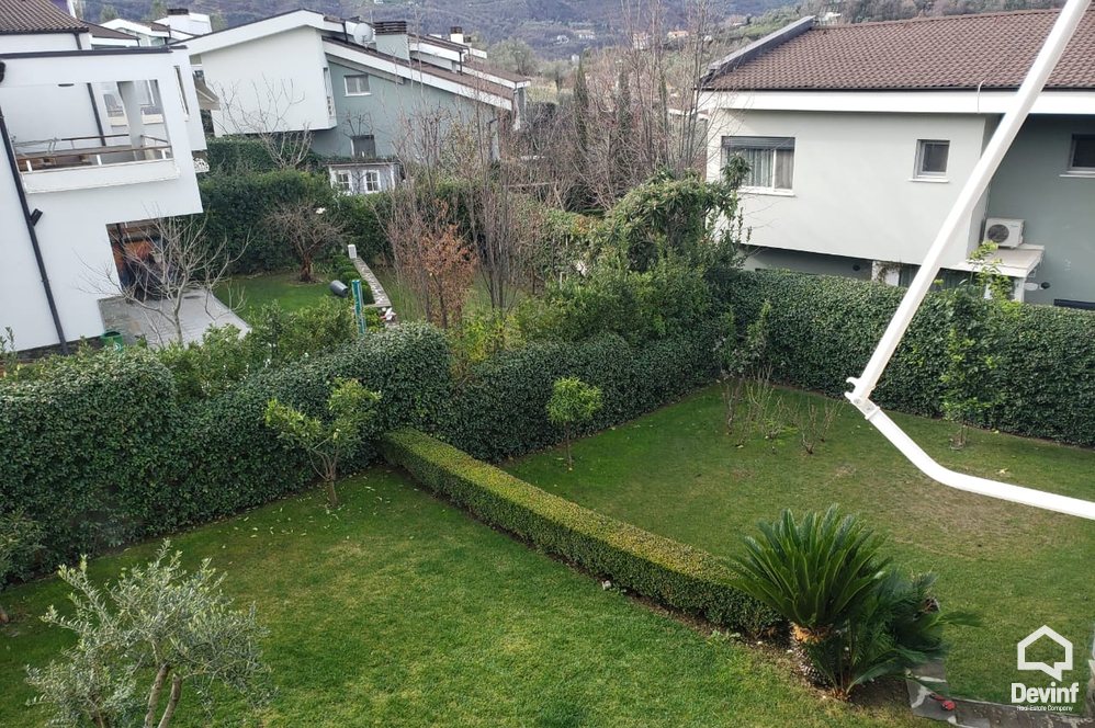 Tirane Qera Vile 3+1+G Vile ne kompleks rezidencial ne periferi te Tiranes vile kompleks rezidencial
