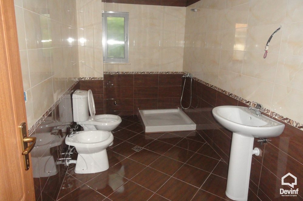 Tirane Qera Vile  Vile prane Qytetit Studenti apartament