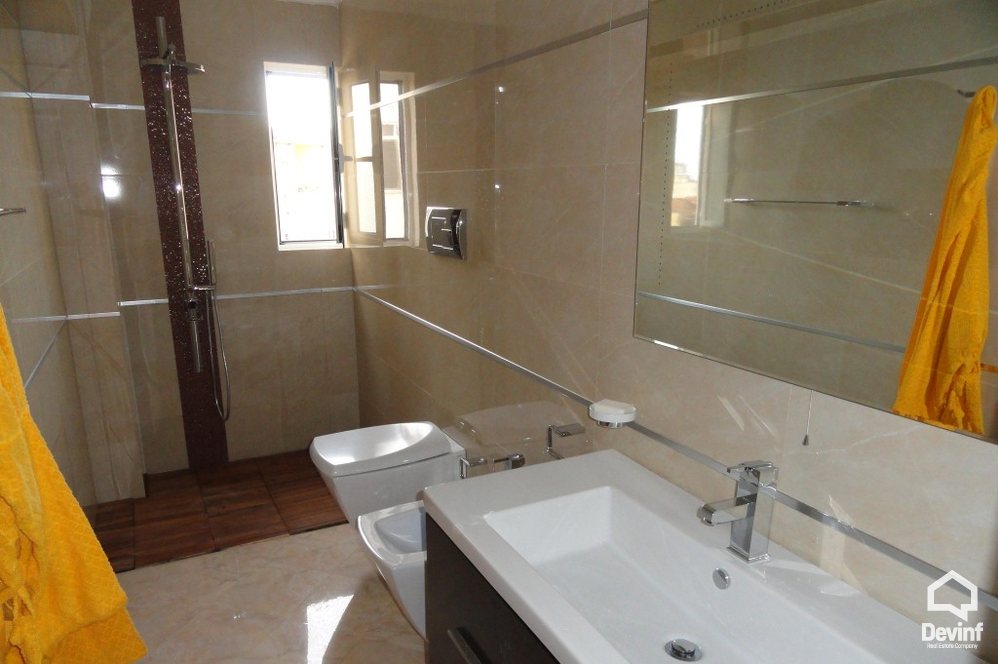 Tirane Qera Apartament 2+1 Apartament prane Muzeut Kombetar apartament
