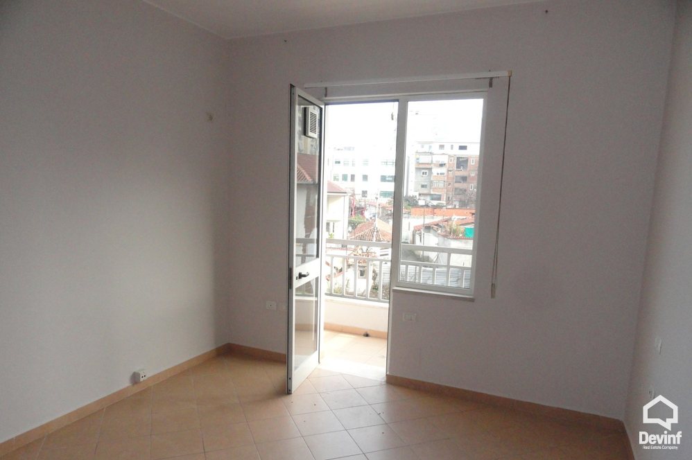 Tirane Qera Zyre 3+1+A Bulevardi Zogu i I-re apartament