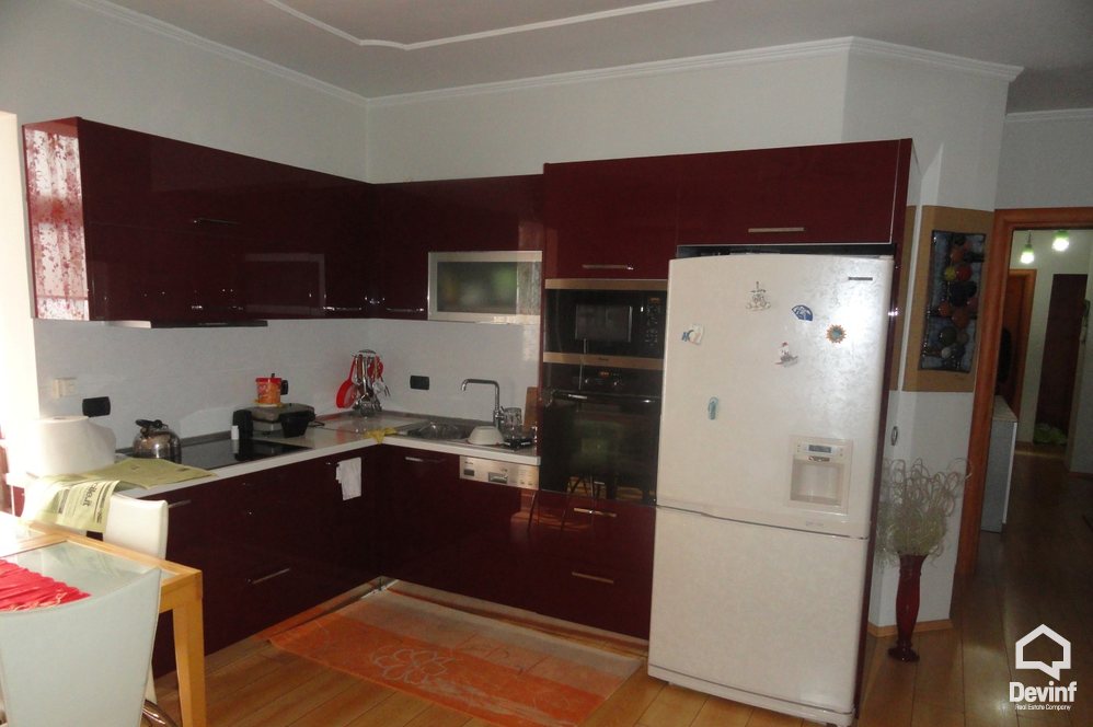 Tirane Shitje Apartament 3+1+A Pallati i ri prane Ministrise se Jashtme apartament