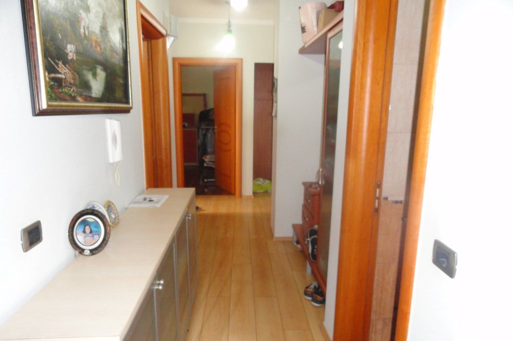Tirane Shitje Apartament 3+1+A Pallati i ri prane Ministrise se Jashtme apartament
