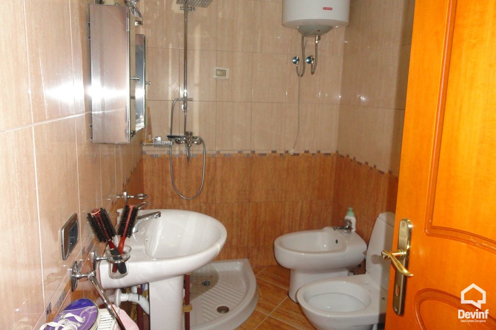 Tirane Shitje Apartament 3+1+A Pallati i ri prane Ministrise se Jashtme apartament