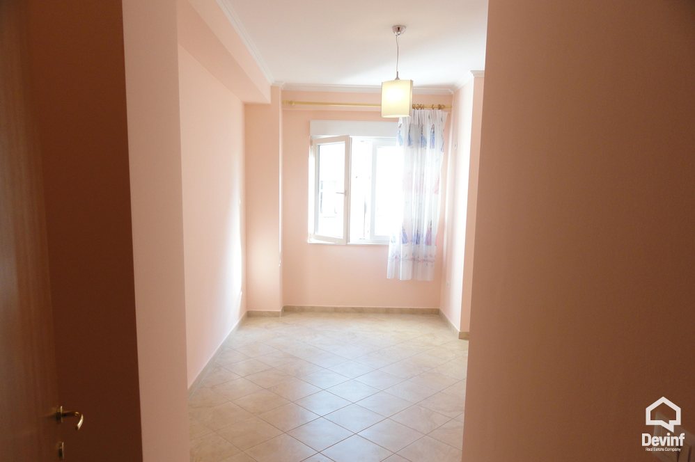 Tirane Shitje Apartament 3+1+A Apartamenti ndodhet ne nje pallat te ri ne Rr. Myslym Shyri apartament