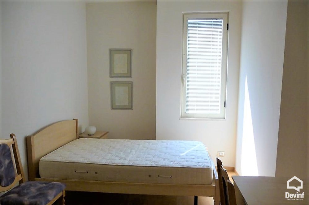 Tirane Qera Apartament 3+1+A Apartament ne zonen e Bllokut apartament