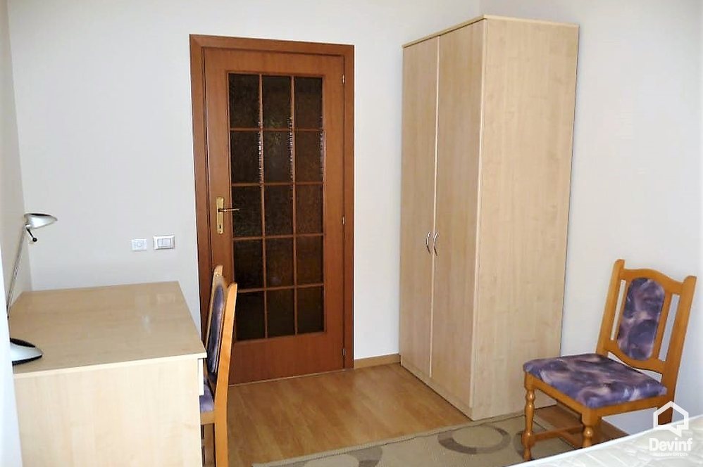 Tirane Qera Apartament 3+1+A Apartament ne zonen e Bllokut apartament
